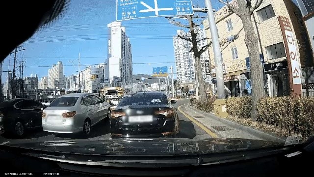 釜山の70代運転手、5階に墜落