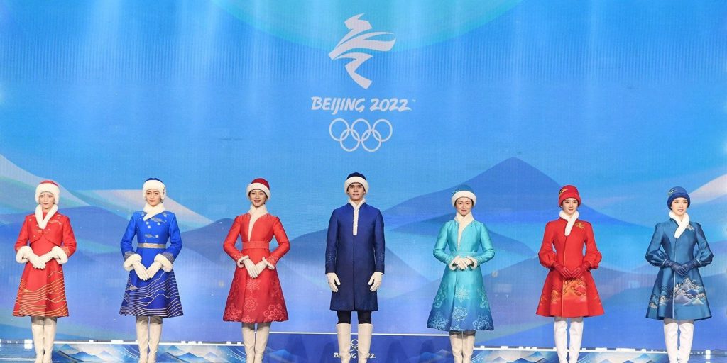 先日公開された2022北京冬季五輪の表彰コンパニオンの衣装.jpg