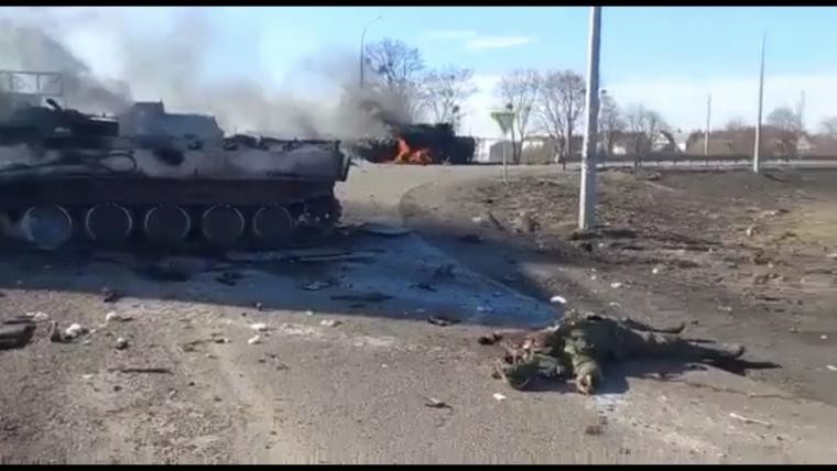 SOUND嫌いの進撃中に破壊されたロシア装甲車