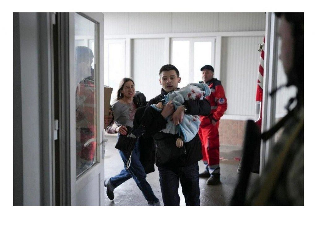 悲しみ主義の爆撃で死亡したウクライナ人の赤ちゃん
