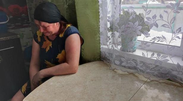 悲しみ息子の戦死の知らせを受けたロシア軍の母親