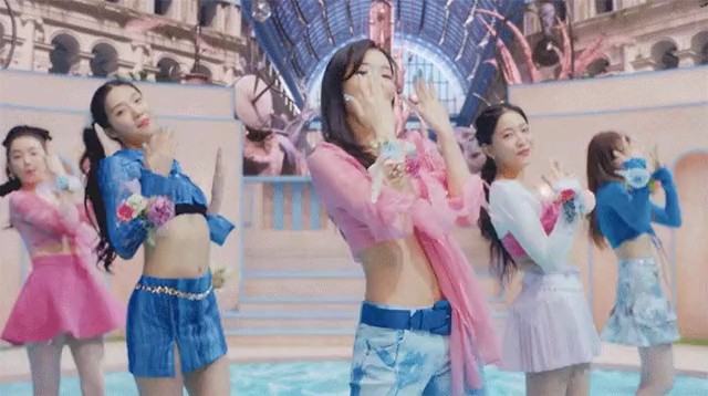 Red Velvet新曲MVセンター、スルギ。
