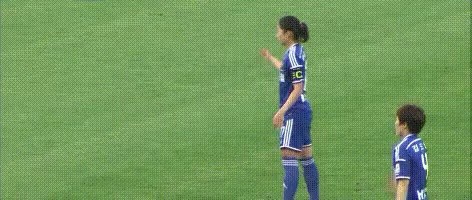 女子サッカー実業チームペナルティーキックgif