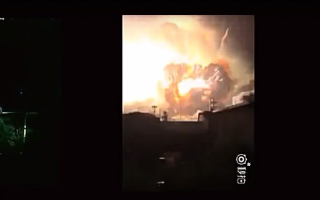 江陵空軍の爆発画像は、旧ライム>天津港の爆発と一致
