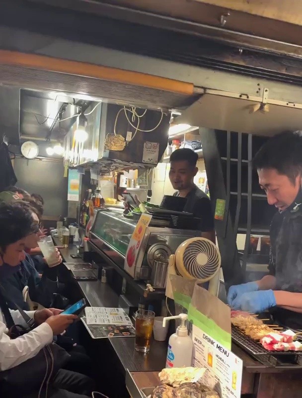日本新宿の飲食店街mp4