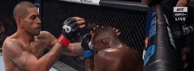 (SOUND)UFCスロー画面で見るカウンターを狙うアデサンヤ