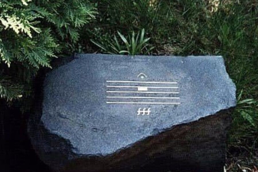 ある作曲家の墓碑銘