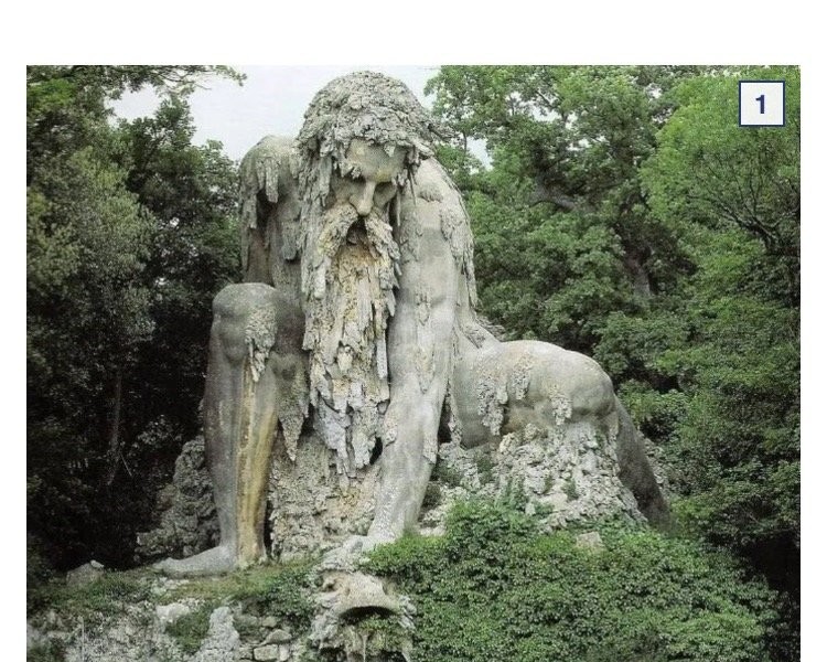 ロード·オブ·ザ·リングに出てきそうなイタリアの巨大な石像