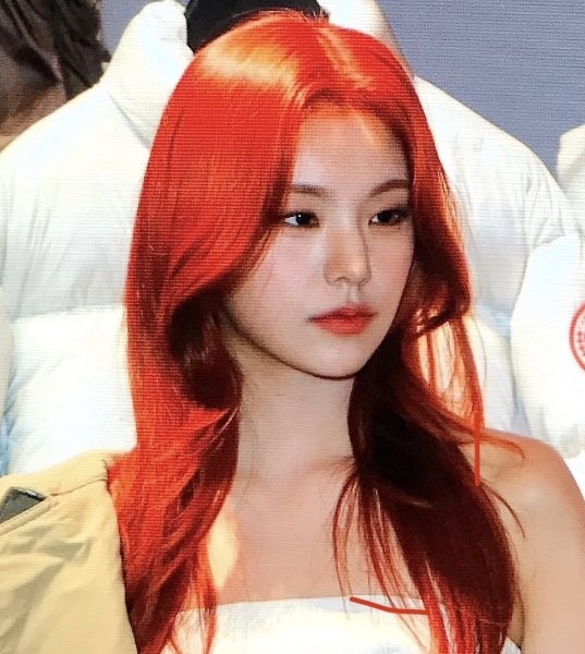 ITZY、イェジ チャールズニュースとユーモア