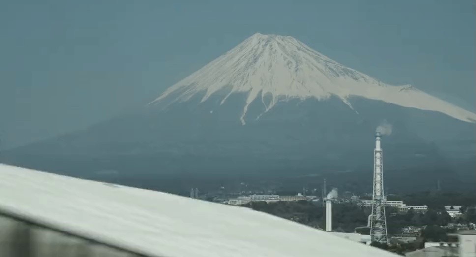 新幹線から眺めた富士山