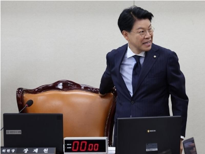 速報葬祭員、ソウル拒否、釜山で政界引退宣言
