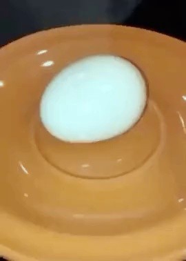 ゆで卵を電子レンジで温める場合gif