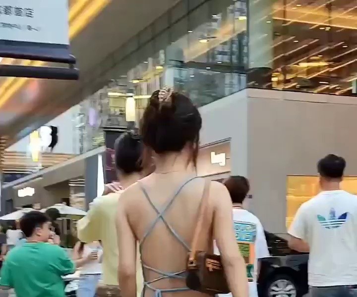(SOUND)夏になるとよく見かける中国の妻子ストリートファッションmp4