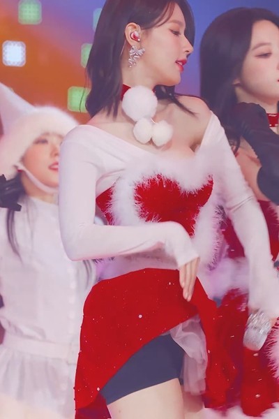 セクシー クリスマス 衣装 胸 ハート ベルベット スカート 女の子たち ミヨン ㅗㅜ ぶるぶる