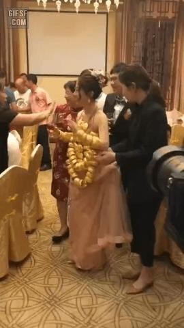 中国南部に住む金持ちの伝統的な結婚式