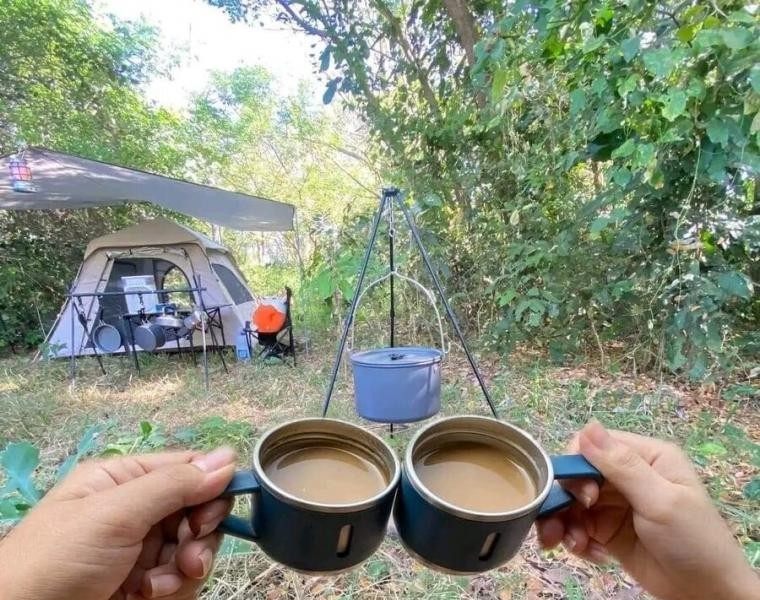 感性あふれるキャンプの後、モーニングコーヒーの写真