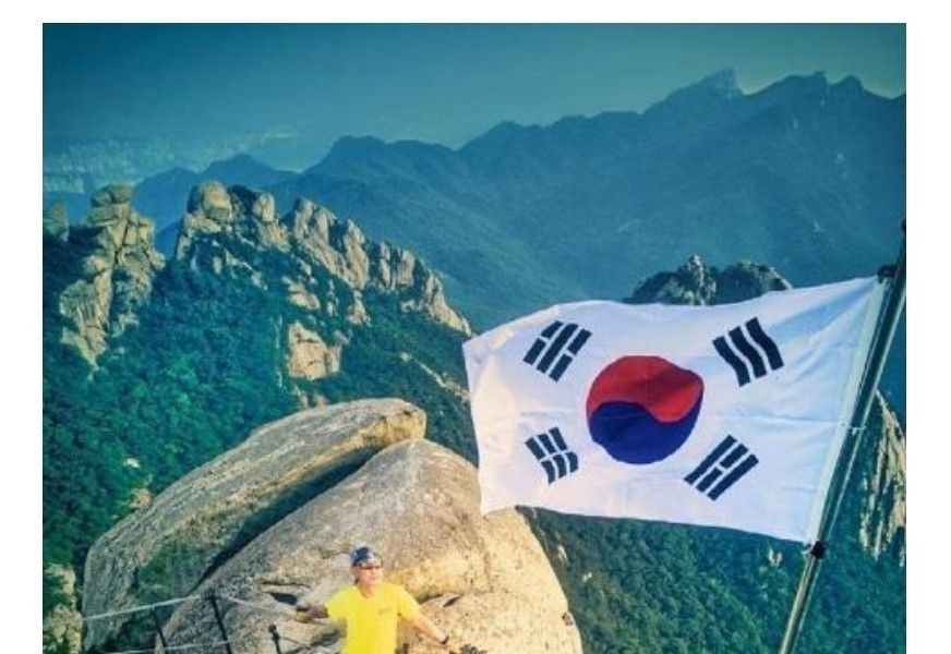 北漢山の頂上にある太極旗