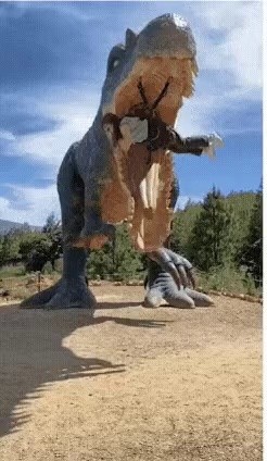 恐竜の餌やり体験