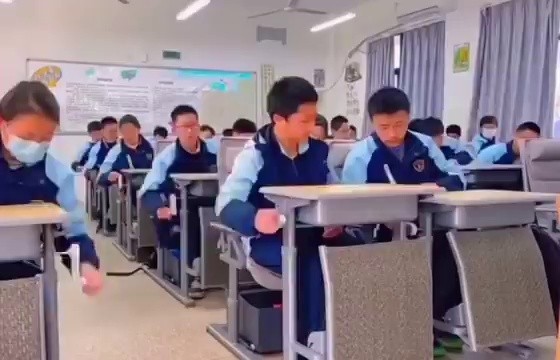 (SOUND)[音注意]中国の学生の就寝時間