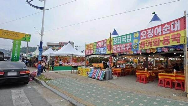 韓国地域祭の質を落とす最悪の存在.jpg