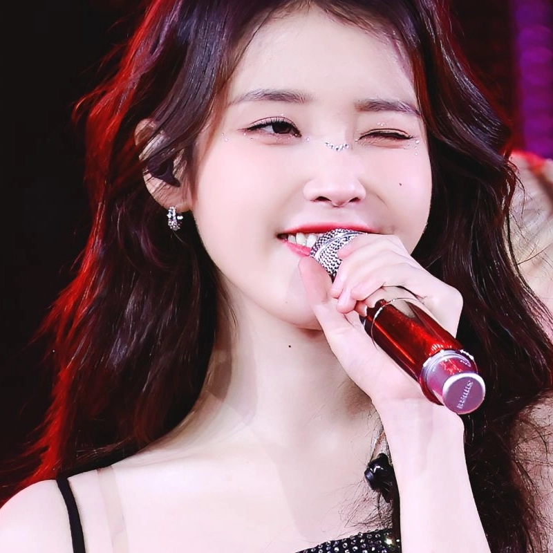 IU