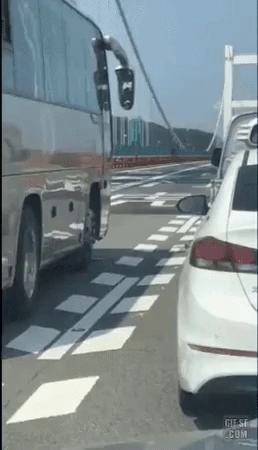 強風に出る大橋