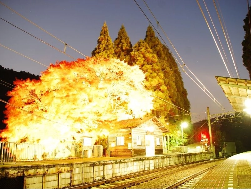 田舎電車駅の夜景を撮りたかった。jpg