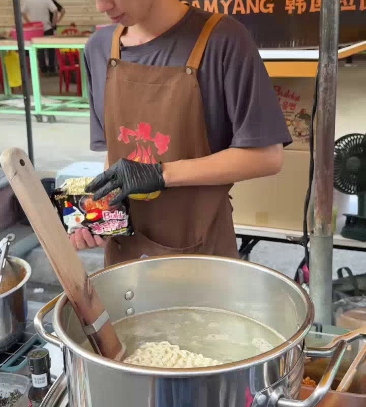 (SOUND)中国で売っている火鶏の炒め物