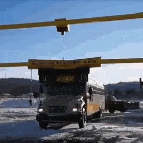 車の上に積もった雪の清掃