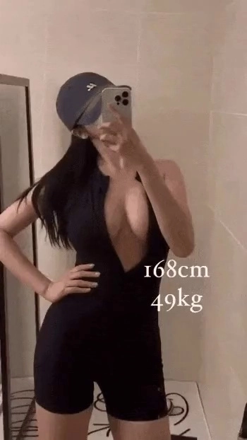 168cm 49kg 体つきはこれくらい