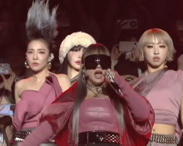 【SBS歌謡大戦】2NE1登場ㅋㅋㅋGIF