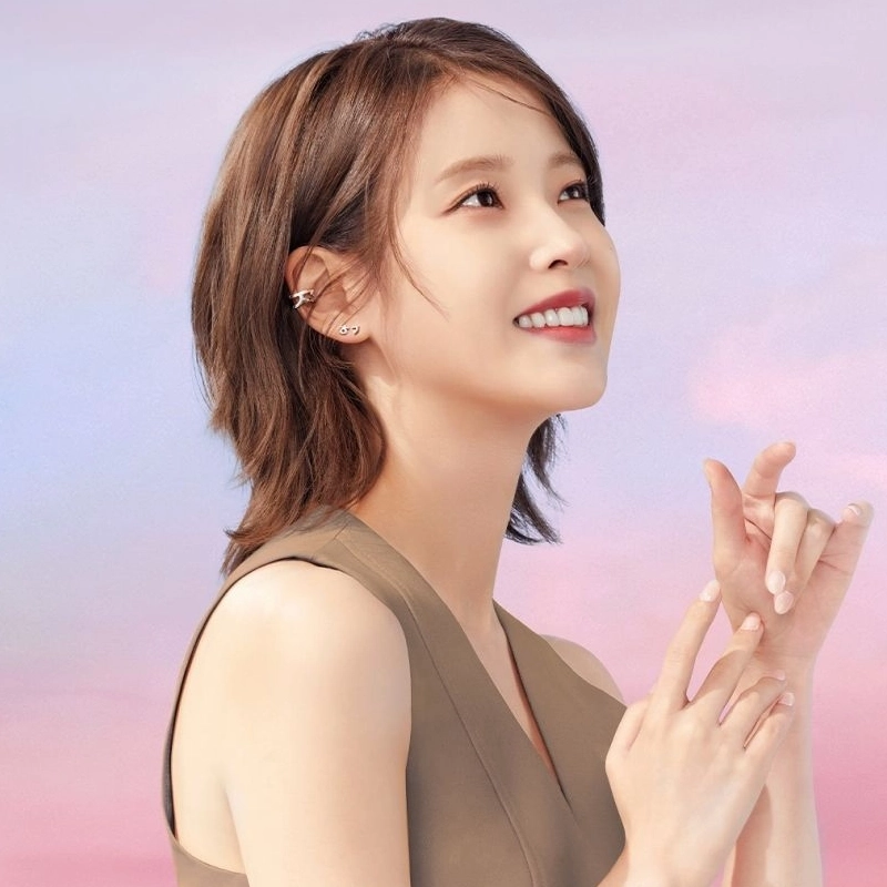 IU ジェイ・エスティナ