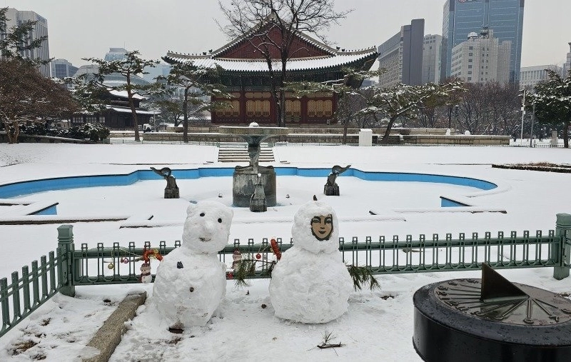 昨日、私は徳寿宮雪だるま.jpg