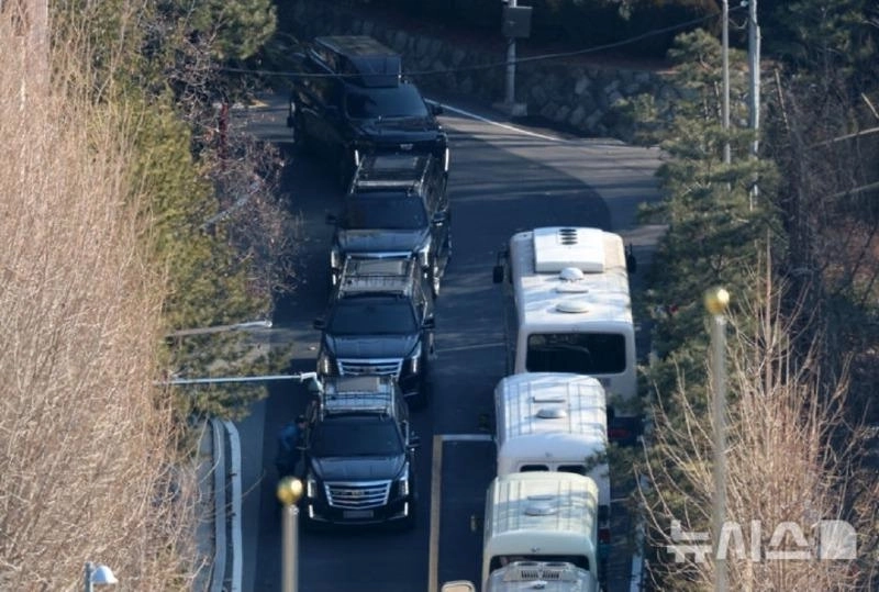 速報）関底から出るキャデラック車両