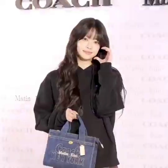 (SOUND)[ルセラフィム]ホンウンチェ。  ホ・ユンジン Coach pop up (4)