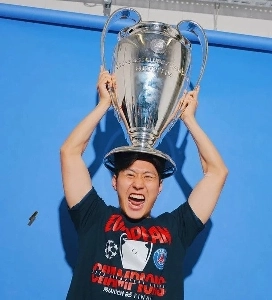 Lee Kang -inはアジアで最初の高音選手ですが、残念ながら、Lee Kang -Inはトップ30のバロンにいませんでした