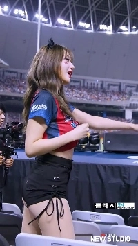 Kwon Hee -Won、チアリーダー1列の観客