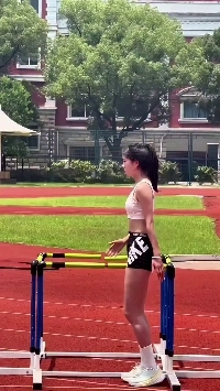 (SOUND)プレーヤーのトレーニングを実行している女性