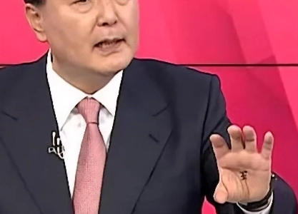 Yoon Seok -Yeol’s Palm “” “” “” “” “Reflection !!