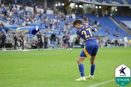 プロサッカーチーム蔚山のBLD、今日ゴールを決めた後にゴルフセレモニーを開催しました（笑）