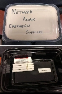 サーバールームに備え付けの緊急応急処置キット