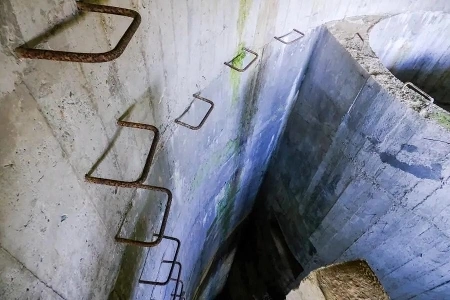 プロの廃墟写真家が誘惑に陥りそうになった瞬間