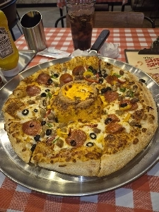 ピザハット コンビネーションチーズディップ Lサイズを一人で39分で完食しました。ゆっくり食べたかな？