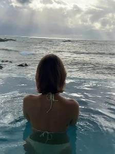 ㅇㅎ) アンジェリーナ・ダニロワ ビキニ.ver