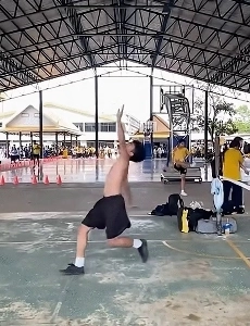 オーバーヘッドキック