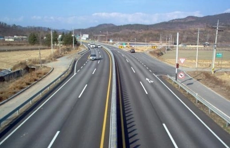 国道）1車線の高速走行と2車線の低速走行
