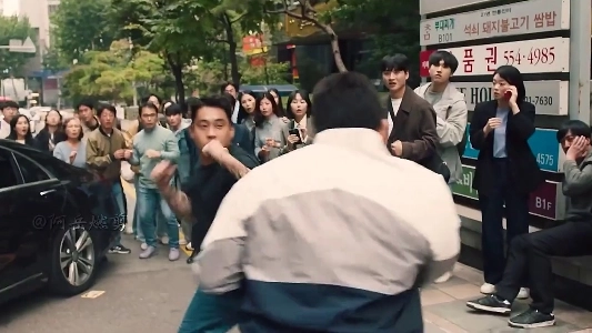 (SOUND)4,000万本の映画『クライム・シティ』のマ・ドンソクのパンチ・アクション・シーン。GIF