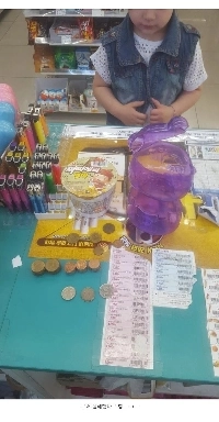 コンビニにチャパゲッティを買いに来た小学生