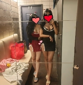 ハロウィンを楽しむ女の子たち