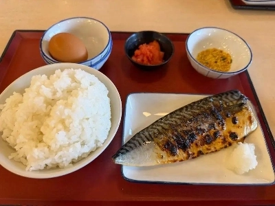 国籍によって物議を醸す食卓